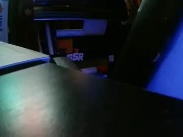 Freechat bowerboi1217 on Chaturbate