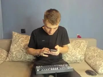 Freechat bristlebback on Chaturbate