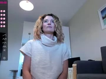 Freechat classynikki on Chaturbate