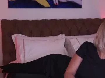 Freechat cristinavinci on Chaturbate