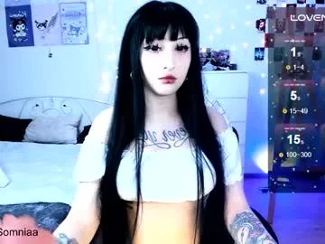 Freechat crystalsomnia on Chaturbate