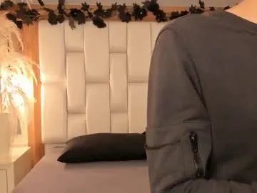 Freechat daphne_and_roger on Chaturbate