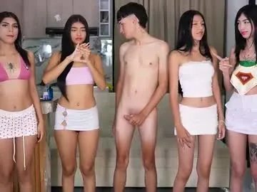 Group dears_pearlss on Chaturbate