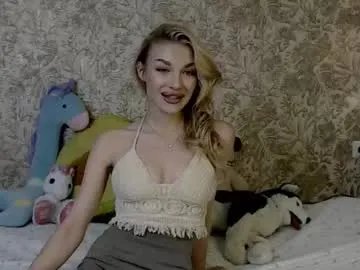Freechat ellamilla on Chaturbate