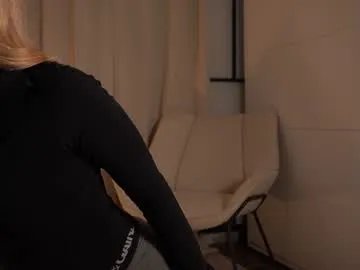 Freechat ellinrose on Chaturbate