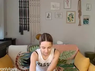 Freechat elly_ary on Chaturbate