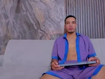 Freechat heteros_men on Chaturbate