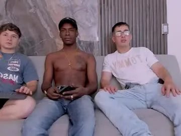 Freechat heteros_men on Chaturbate