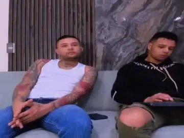 Freechat heteros_men on Chaturbate