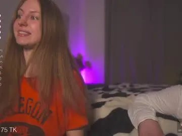 Group hotchillylovers on Chaturbate