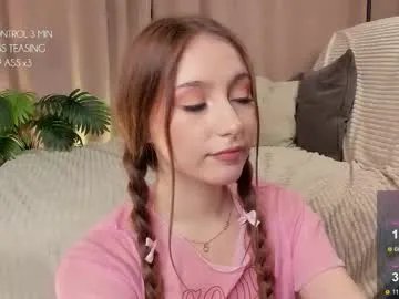 Freechat hottpeachh on Chaturbate