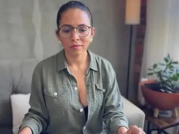 Freechat illaroom on Chaturbate