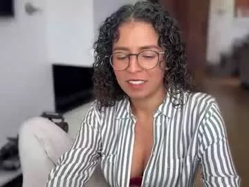 Freechat illaroom on Chaturbate