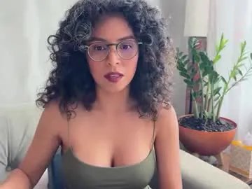 Freechat illaroom on Chaturbate