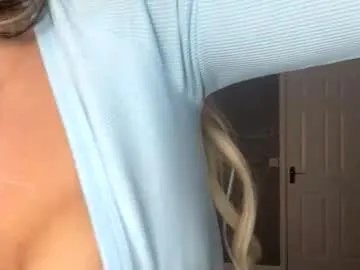 Freechat itsmelolax on Chaturbate