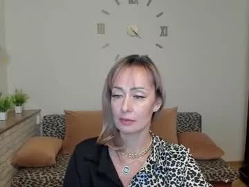 Freechat julia__cherry_ on Chaturbate