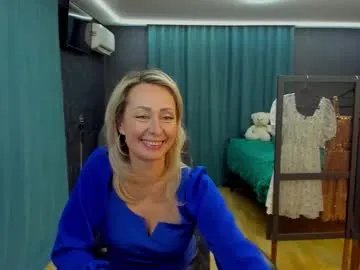 Freechat julia__cherry_ on Chaturbate