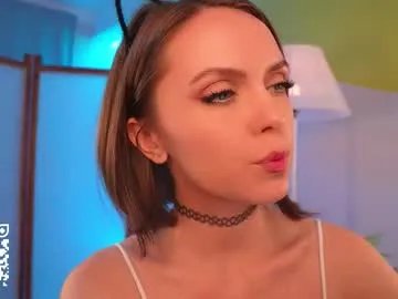 Freechat lil_fleur on Chaturbate