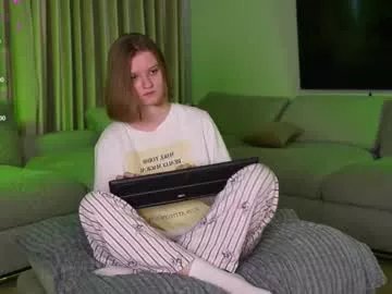 Freechat lilianslow on Chaturbate