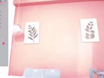 Freechat littleebonymommy on Chaturbate