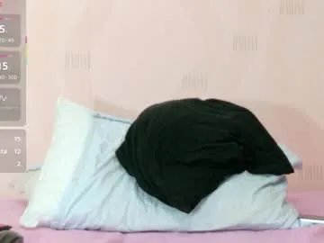 Freechat littleebonymommy on Chaturbate