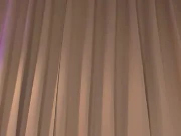 Freechat lovely_queens on Chaturbate