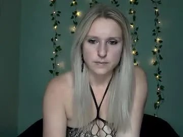 Freechat lovingsummer on Chaturbate