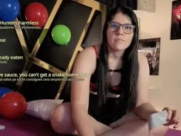 Freechat magiarias on Chaturbate