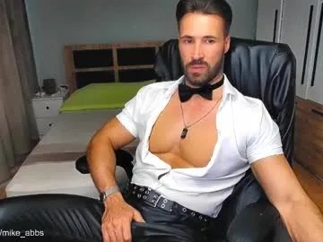 Freechat mikestrip on Chaturbate