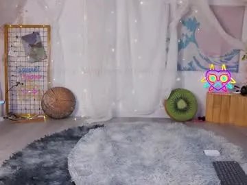 Freechat mollyflwers on Chaturbate