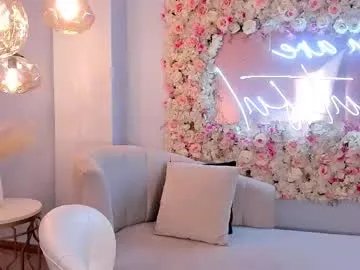 Freechat naomisainz on Chaturbate