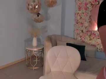 Freechat naomisainz on Chaturbate