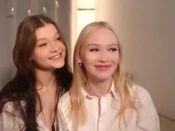 Freechat party_4_u on Chaturbate