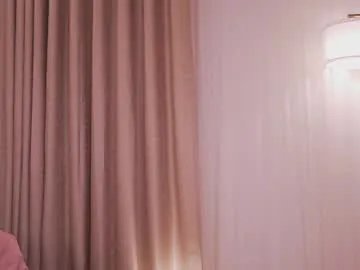 Freechat pauline_7 on Chaturbate