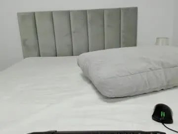 Freechat rosasweet02 on Chaturbate