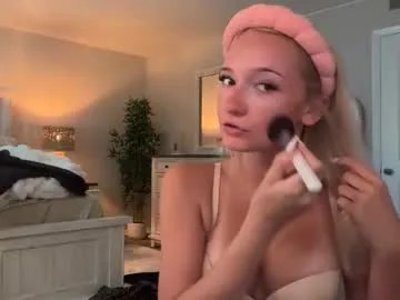 Freechat roxyrain2736 on Chaturbate