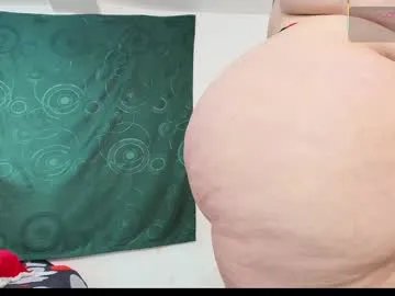 Freechat sexy_curvi on Chaturbate