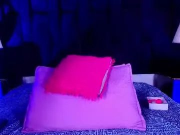 Freechat shelsy_loreds on Chaturbate