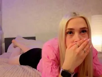 Freechat smile_with_nicole on Chaturbate