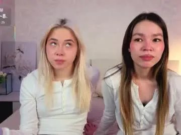 Freechat smile_with_nicole on Chaturbate