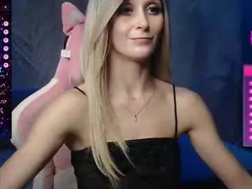 Freechat strongalice on Chaturbate