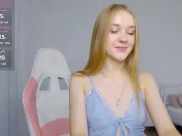 Freechat suzipons on Chaturbate