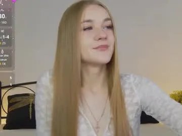 Freechat suzipons on Chaturbate