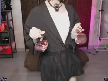 Freechat sylvie_fey on Chaturbate