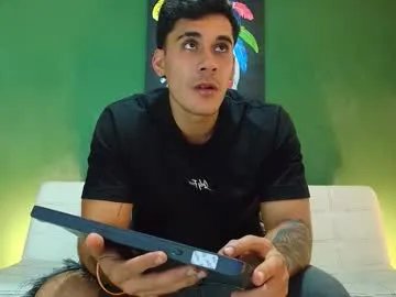 Freechat the_golden_boys on Chaturbate