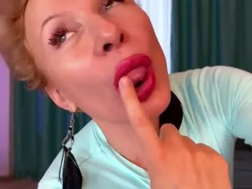 Private urgoddessjenny on Chaturbate