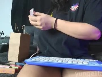 Freechat yungelitamor_ on Chaturbate