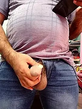 Freechat adicma123 on StripChat