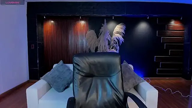 Private AidaJones on StripChat