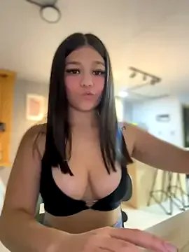 Freechat Alyshanon18 on StripChat